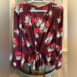 Maurice’s blouse, like new, ties in the front